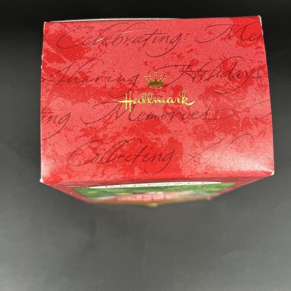 Hallmark Keepsake Vintage Safe In Noah's Ark 2000 Pull Toy Christmas Ornament - Picture 3 of 16